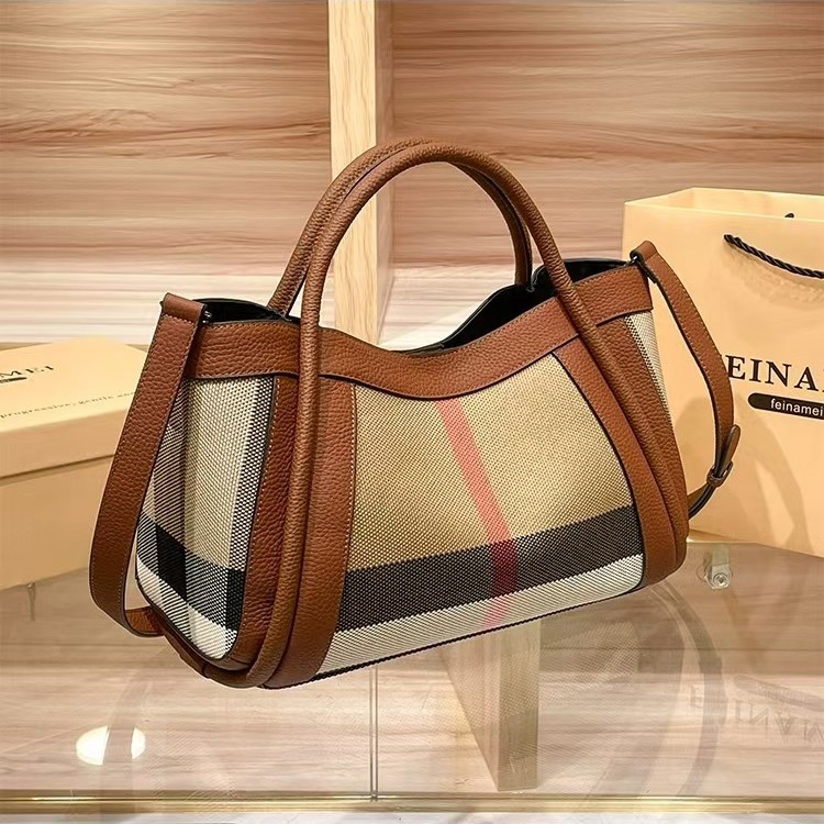 高級ハンズフリーデザイナーズおむつバッグ 女性用 大容量トー - Luxury Lifestyle Design のレビューと価格