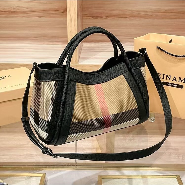 高級ハンズフリーデザイナーズおむつバッグ 女性用 大容量トー - Luxury Lifestyle Design のレビューと価格